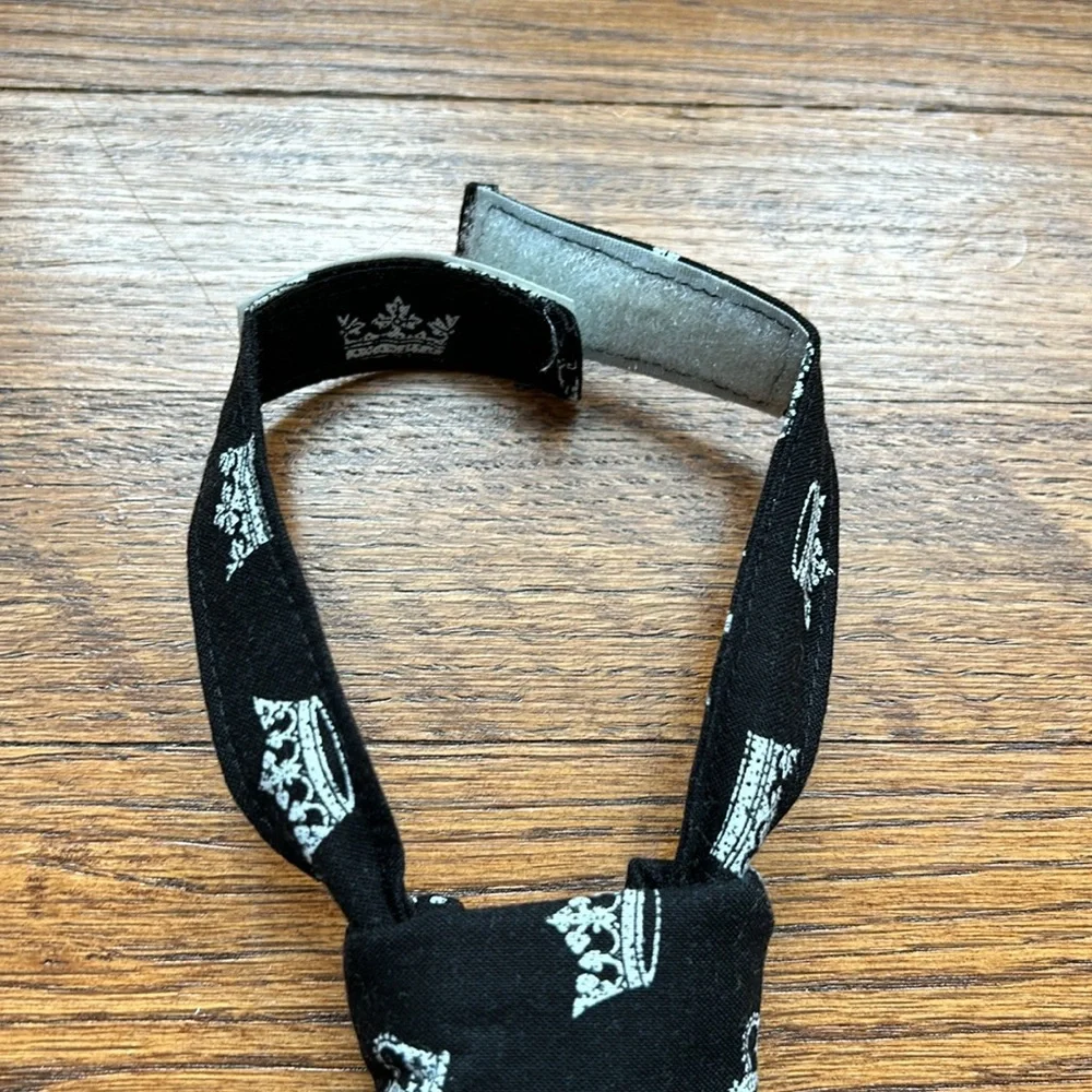 Boys tie , worn once , up to 3 years